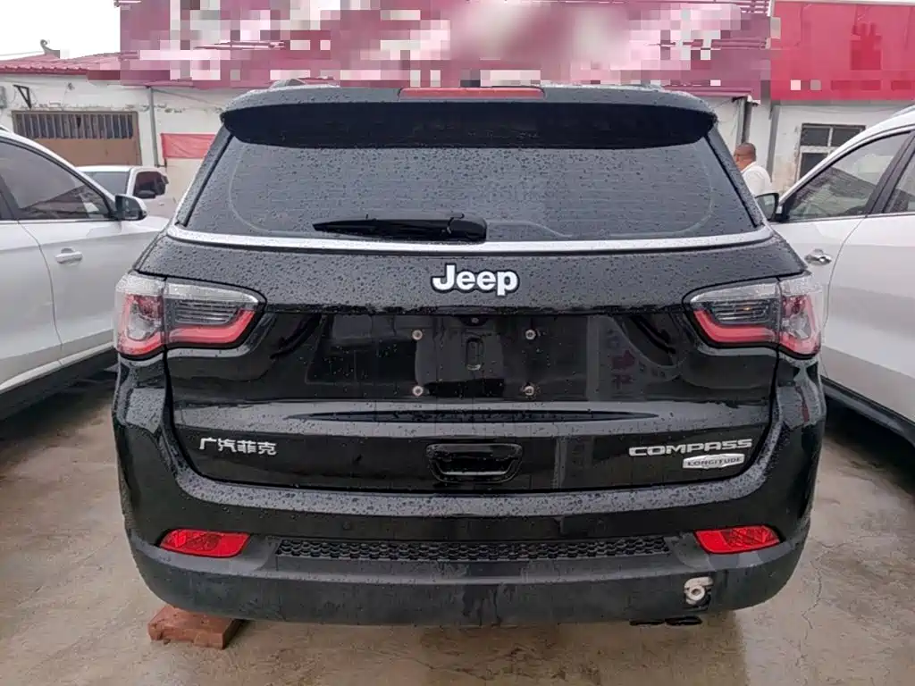 Jeep Compass — фото 6