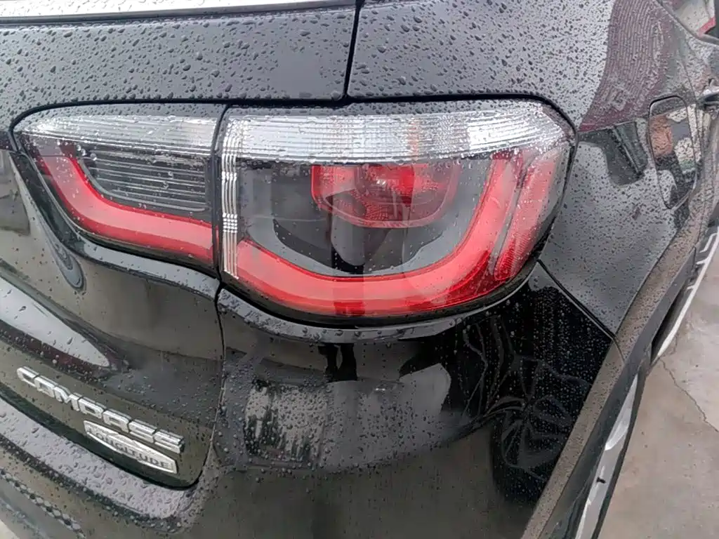 Jeep Compass — фото 8