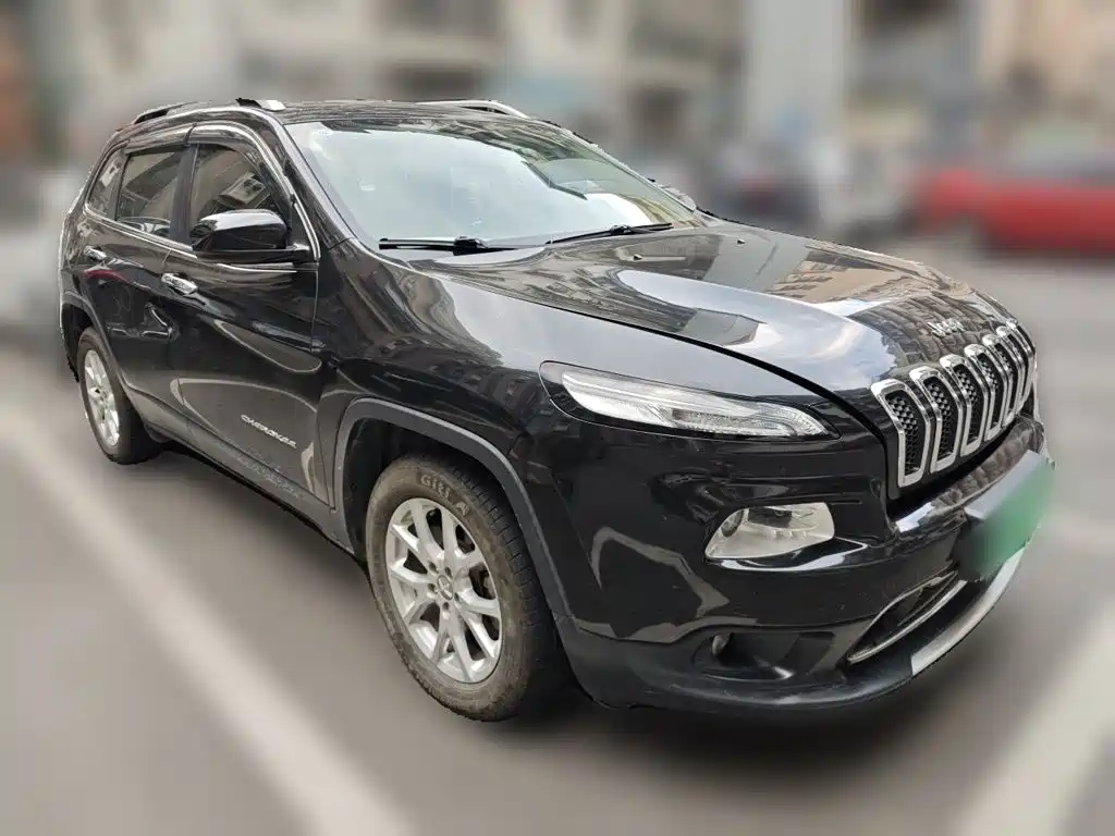 Jeep Cherokee — фото 24