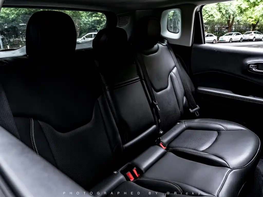 Jeep Compass — фото 8
