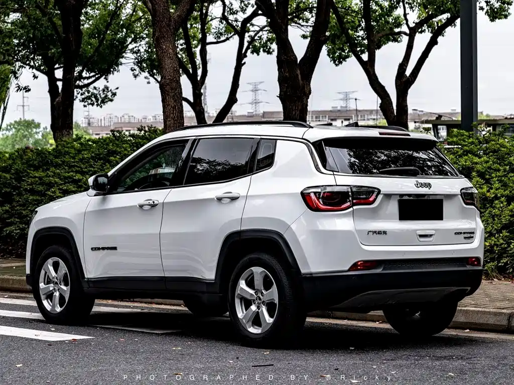 Jeep Compass — фото 9