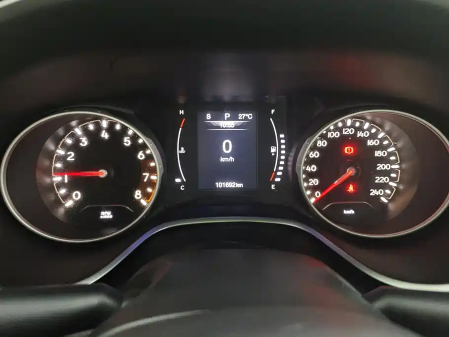 Jeep Compass — фото 14