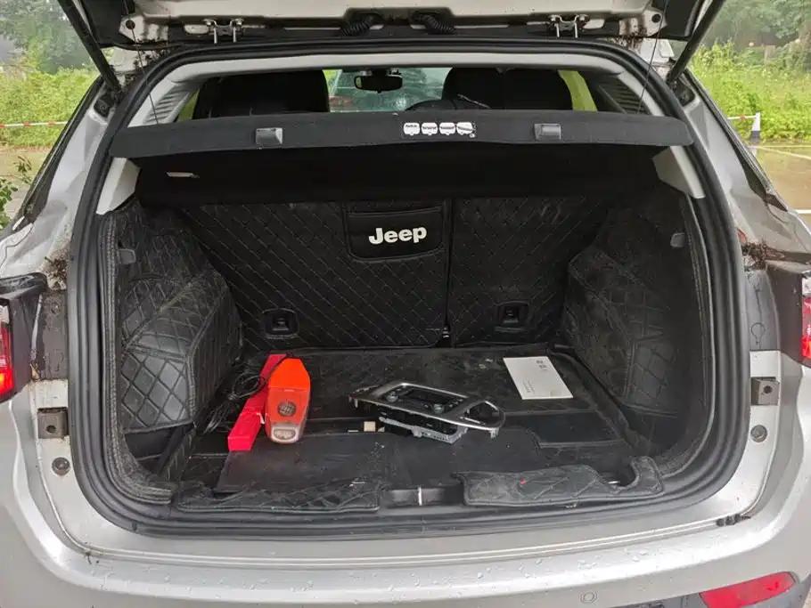Jeep Compass — фото 4