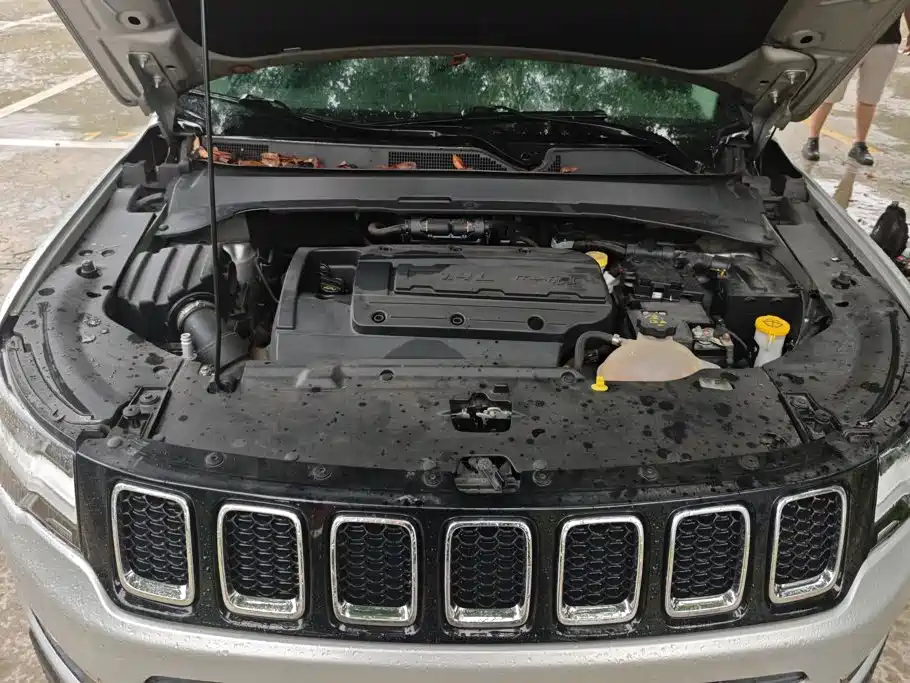 Jeep Compass — фото 10