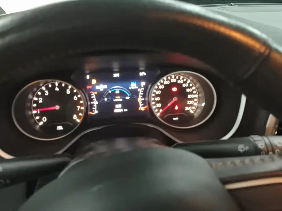 Jeep Compass — фото 14