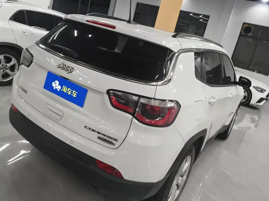 Jeep Compass — фото 3