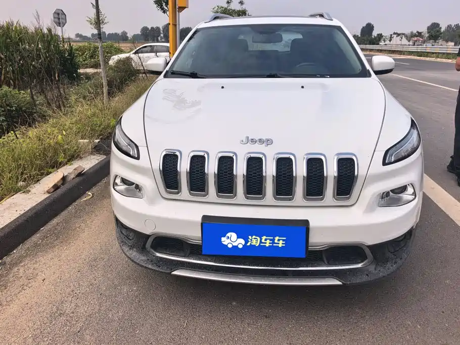 Jeep Cherokee — фото 2