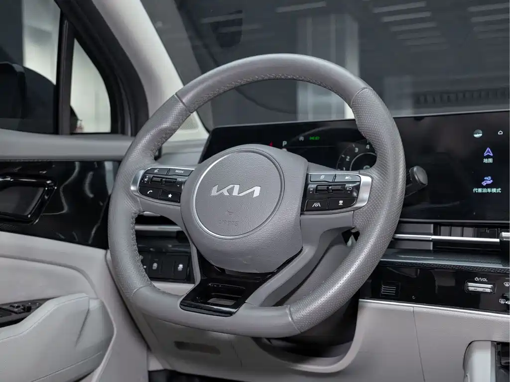 Kia Sportage — фото 17