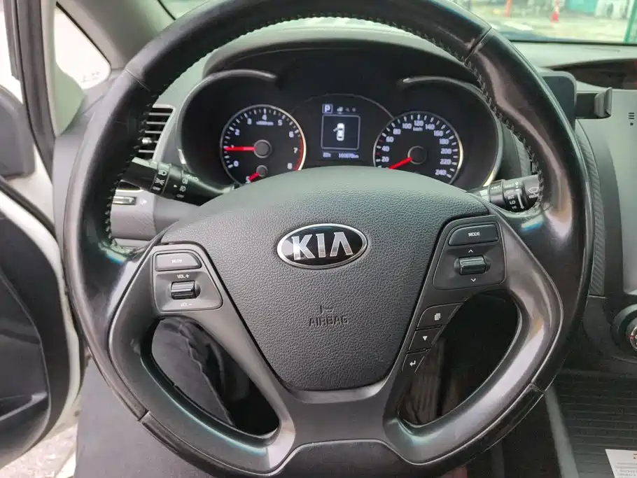 Kia K3 — фото 15