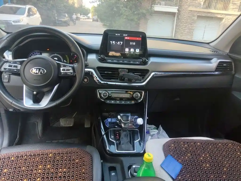 Kia Sportage — фото 13