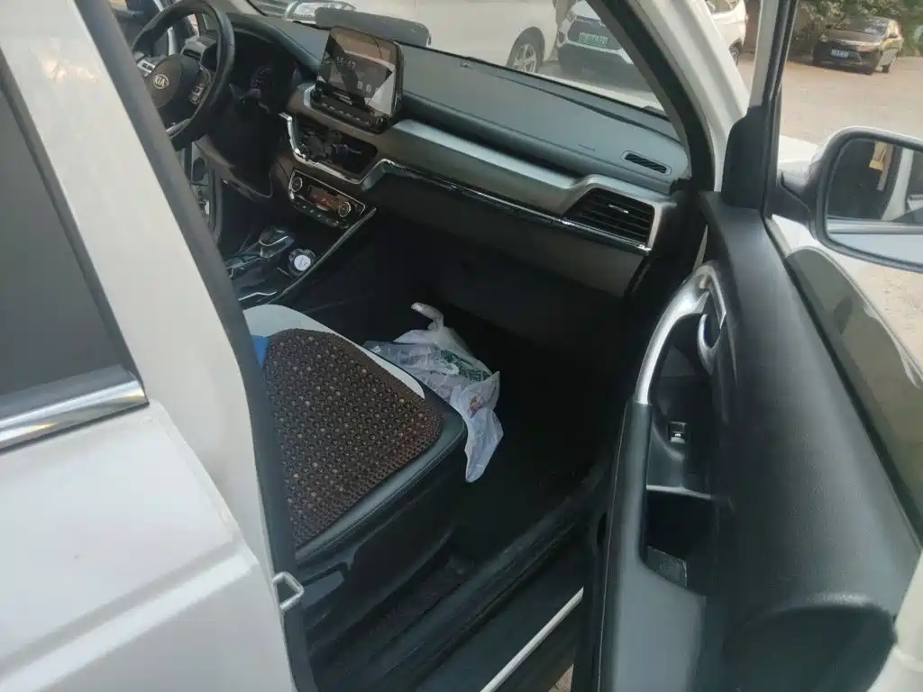 Kia Sportage — фото 18