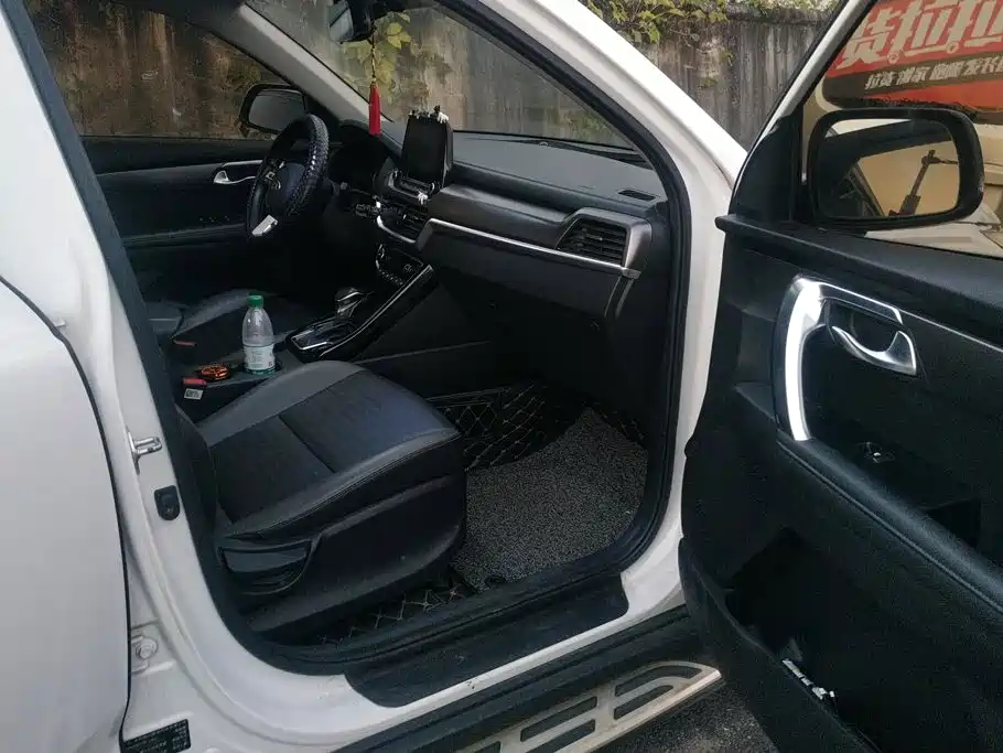 Kia Sportage — фото 8