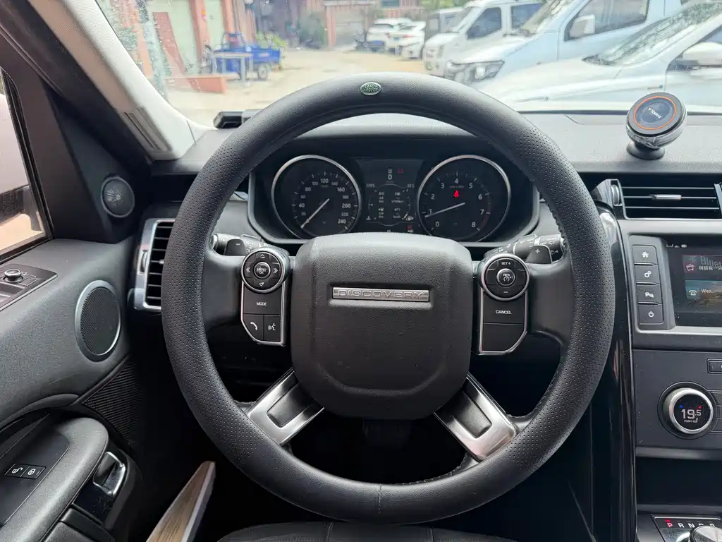 Land Rover Discovery — фото 10