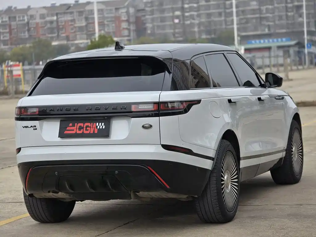 Land Rover Velar — фото 15