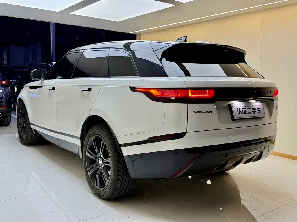 Land Rover Velar — фото 23