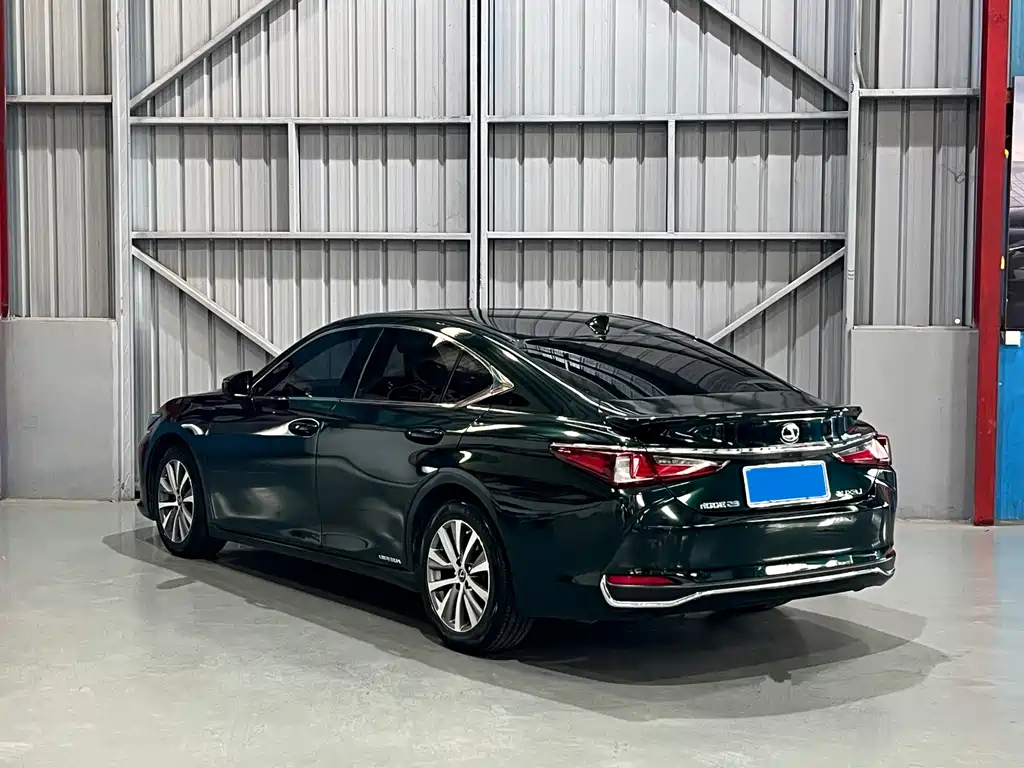 Lexus ES — фото 9