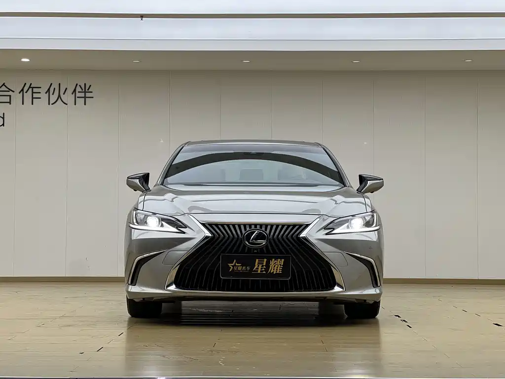 Lexus ES — фото 2