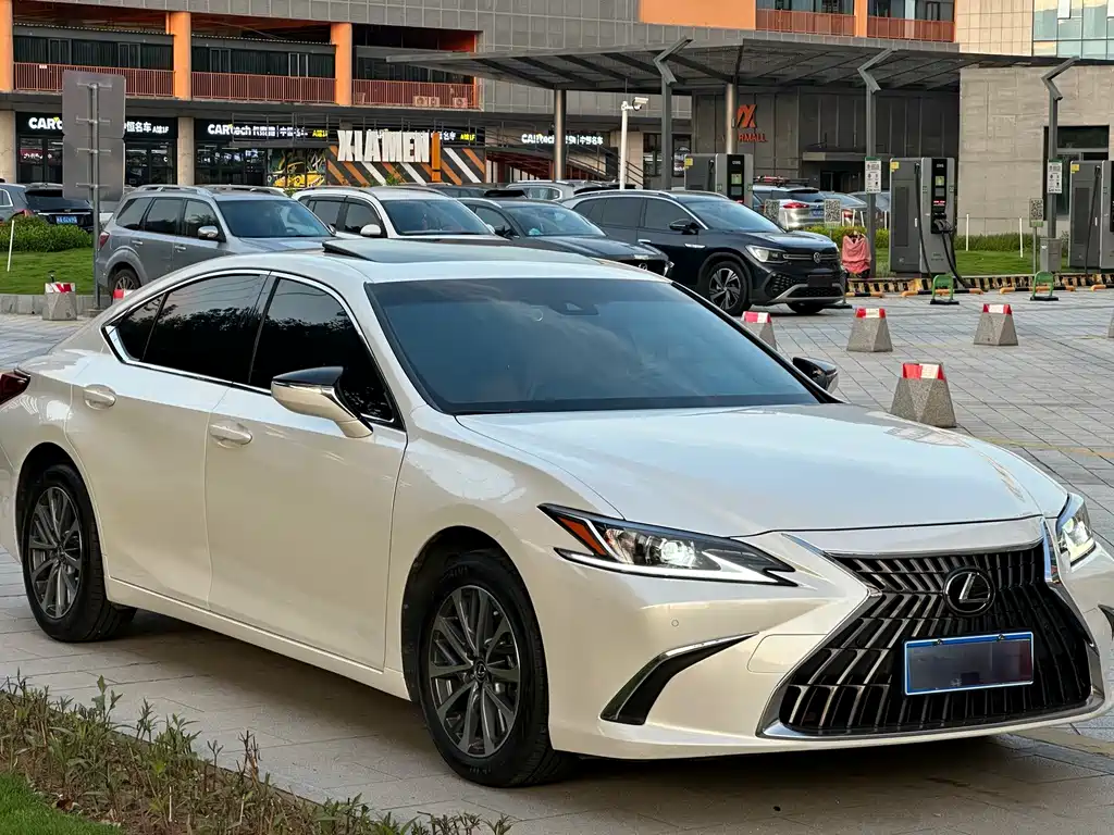 Lexus ES — фото 3