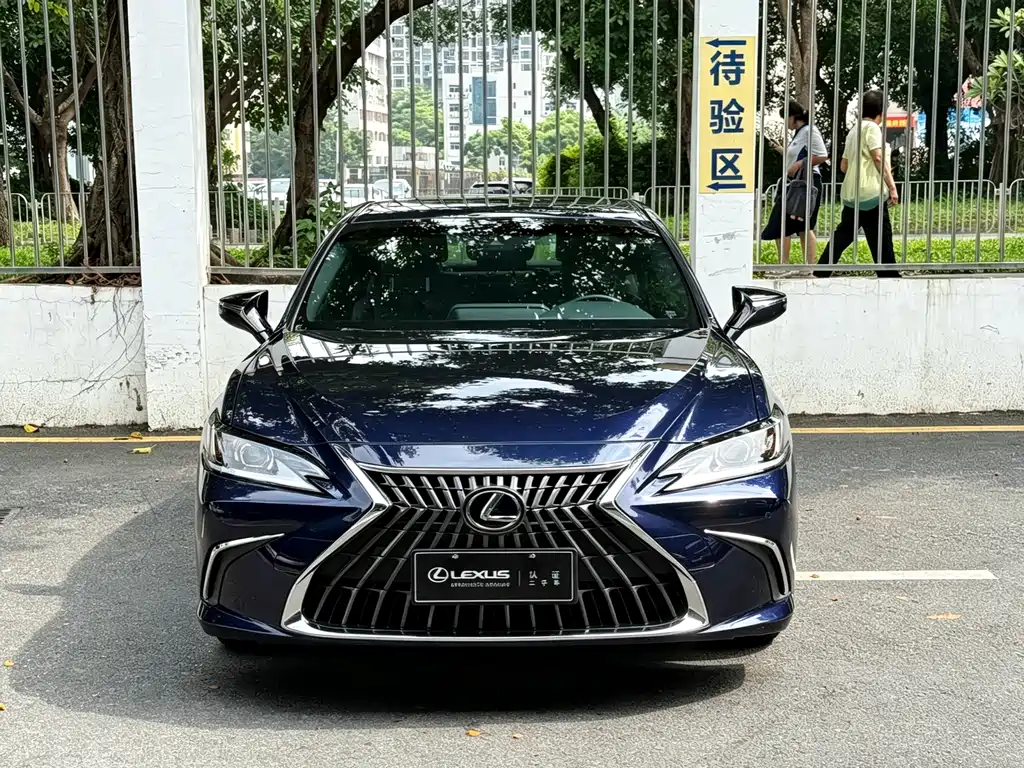 Lexus ES — фото 2