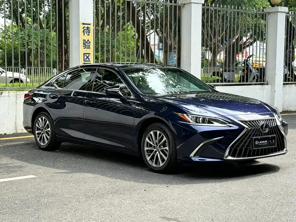 Lexus ES — фото 3