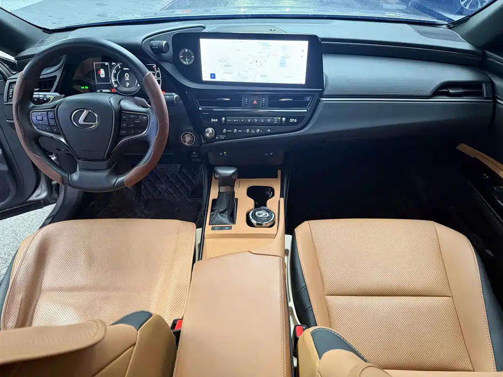 Lexus ES — фото 11