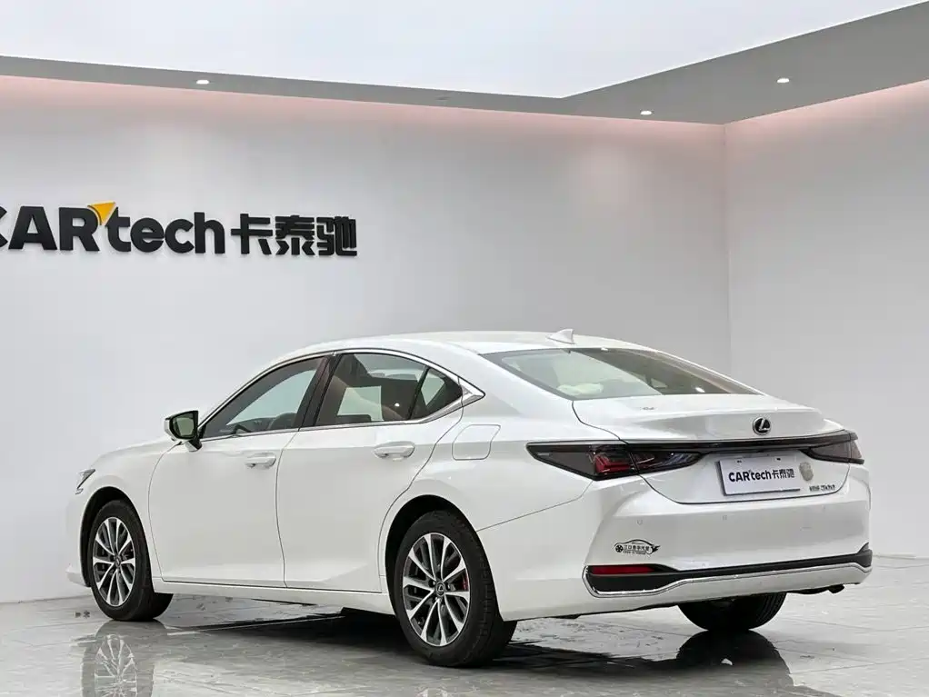 Lexus ES — фото 3