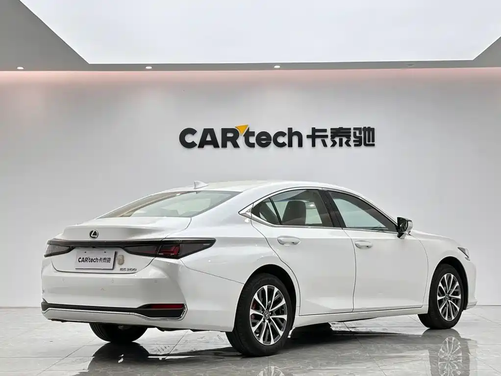 Lexus ES — фото 5