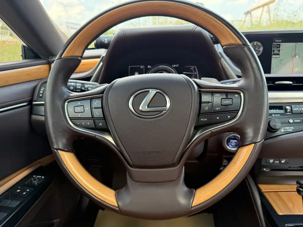 Lexus ES — фото 9