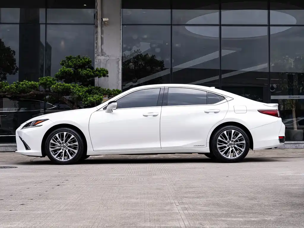 Lexus ES — фото 4