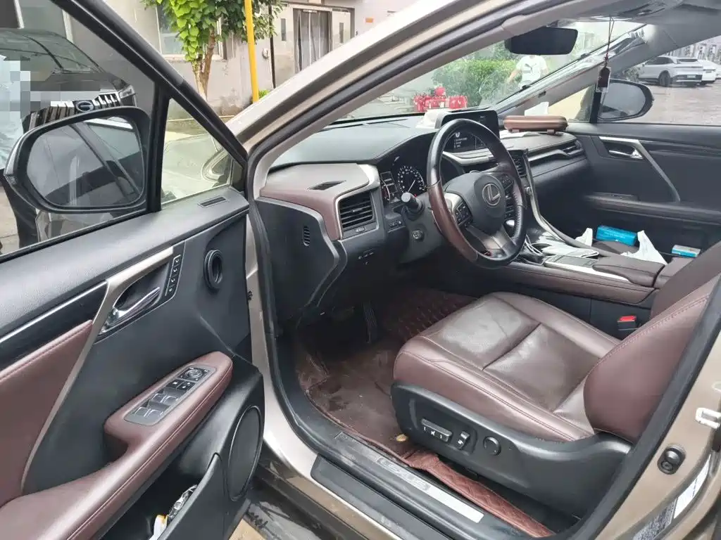Lexus RX — фото 17
