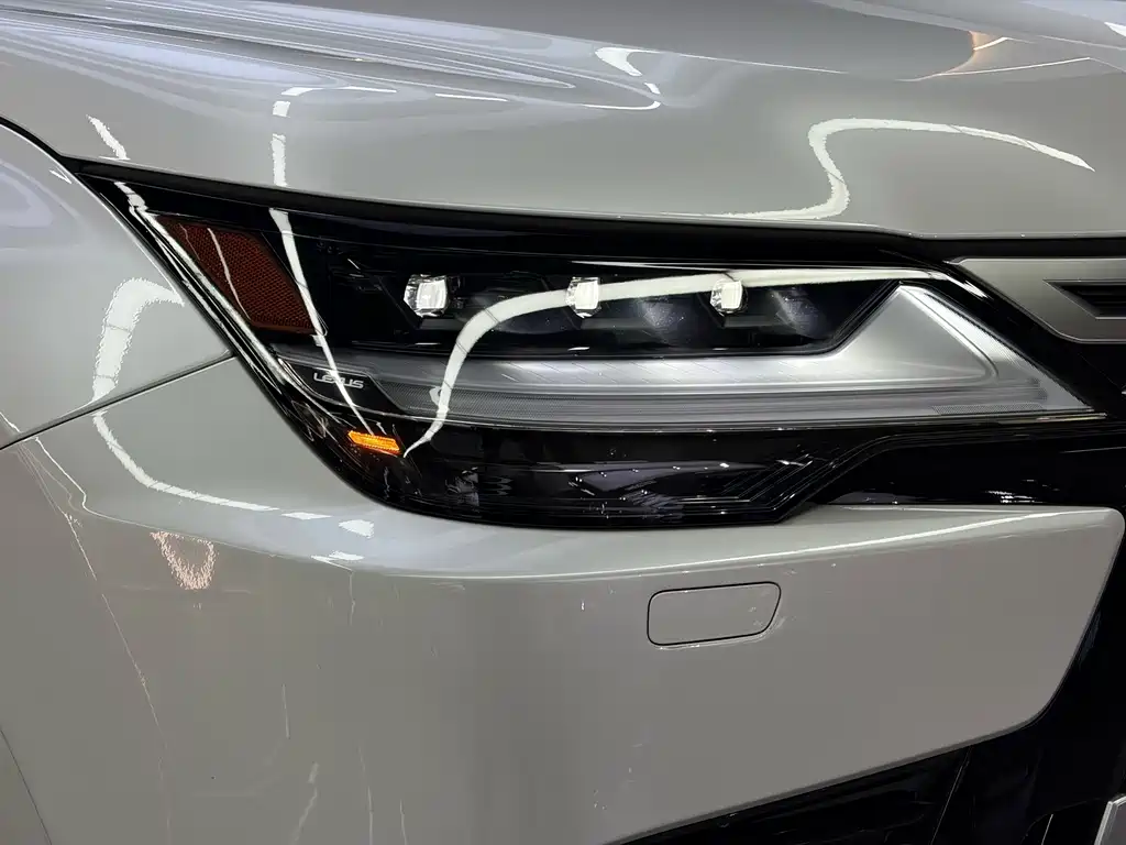 Lexus LX — фото 4