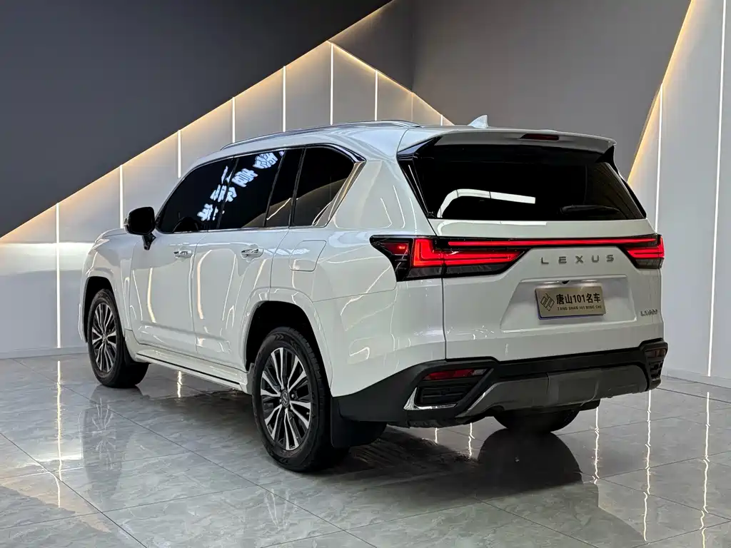 Lexus LX — фото 8
