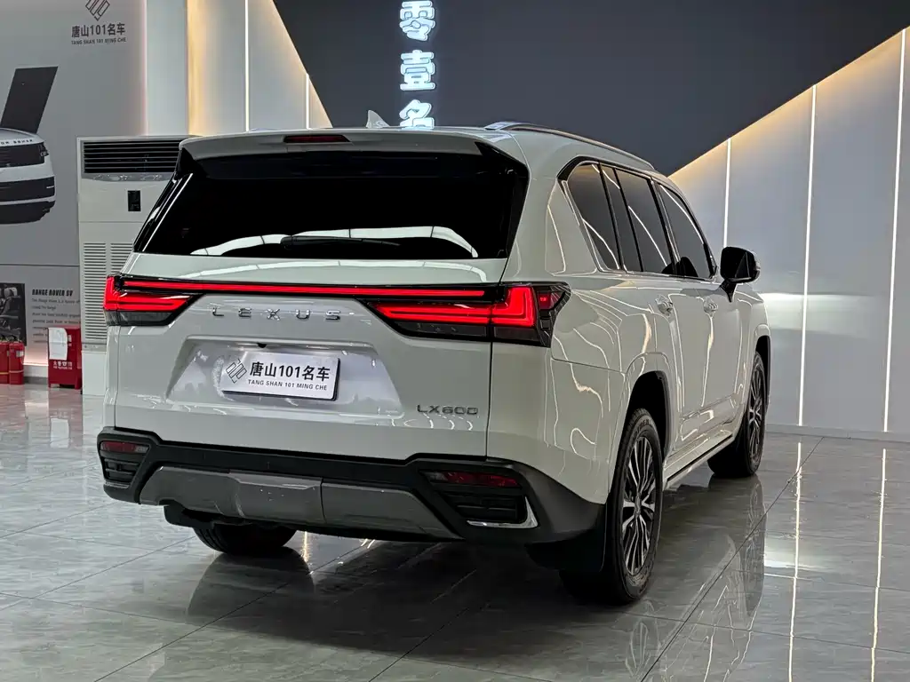 Lexus LX — фото 9