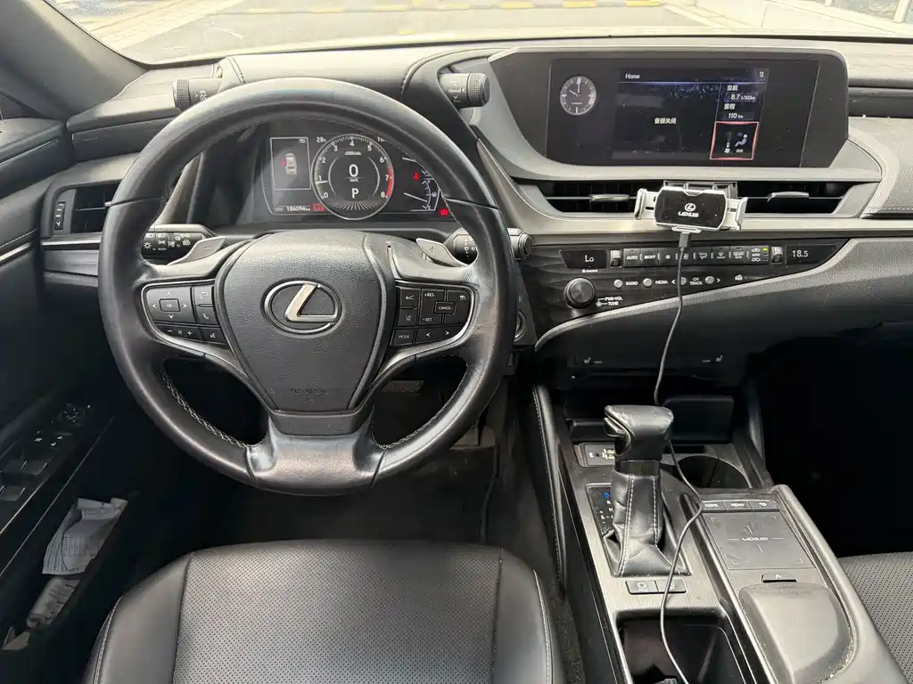 Lexus ES — фото 9