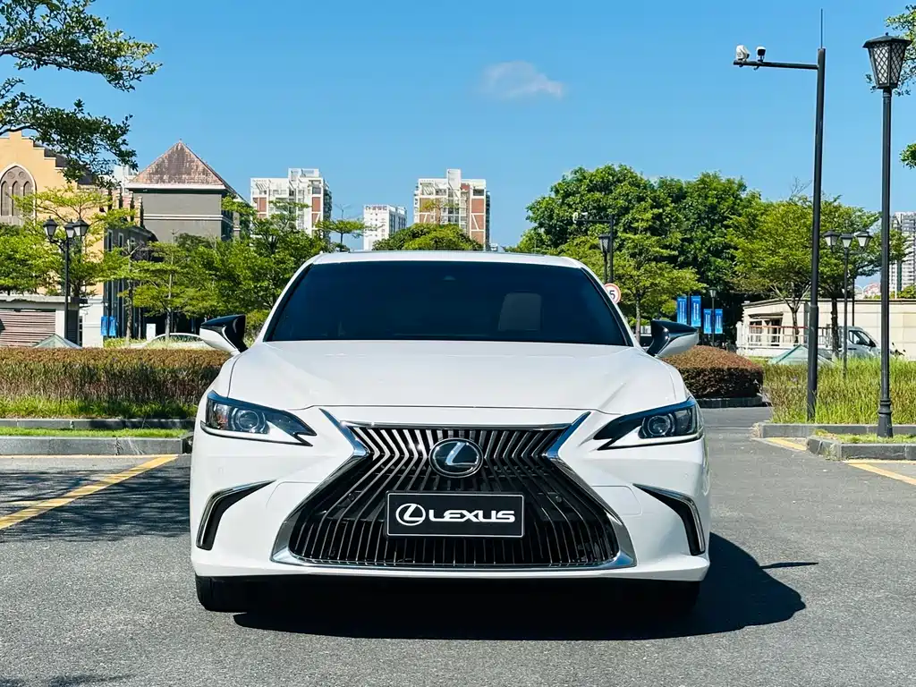 Lexus ES — фото 2