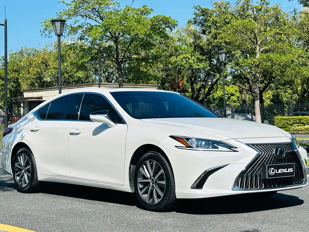 Lexus ES — фото 3