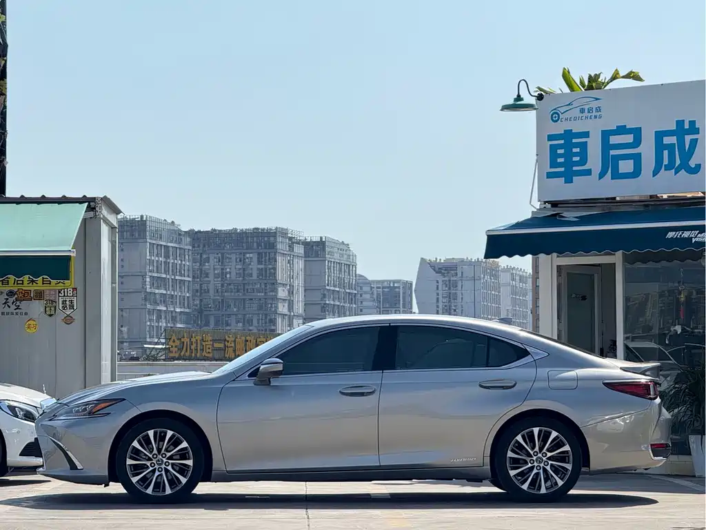 Lexus ES — фото 3