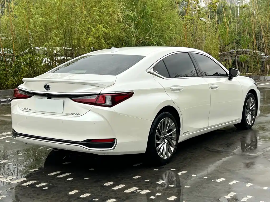 Lexus ES — фото 9