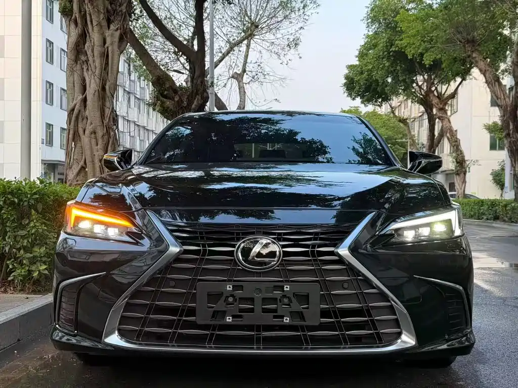 Lexus ES — фото 2