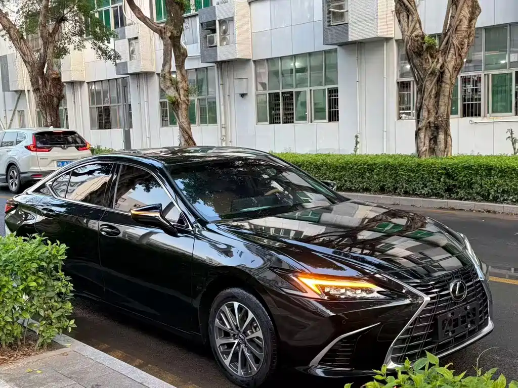 Lexus ES — фото 3