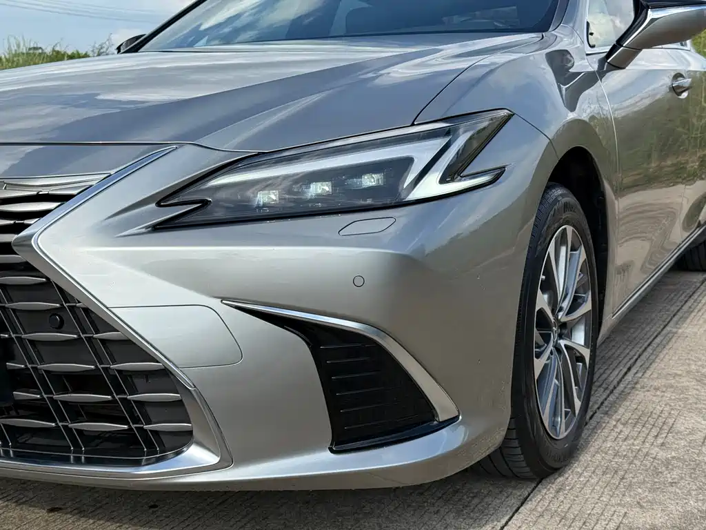 Lexus ES — фото 4