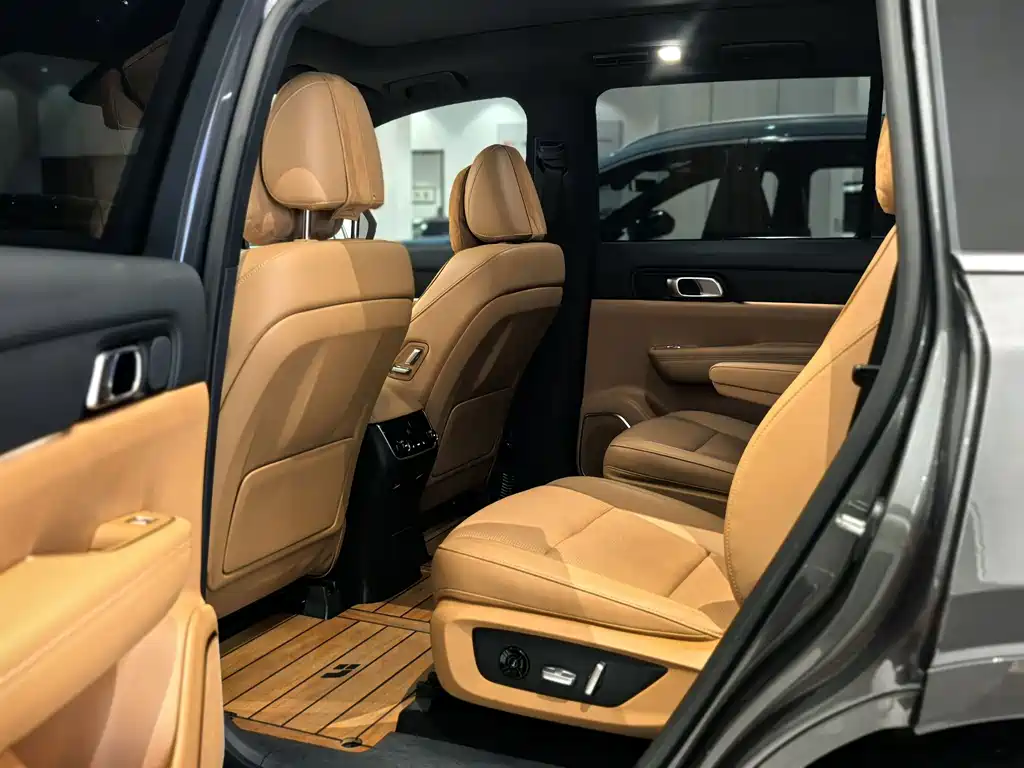 Li Auto Li ONE — фото 9