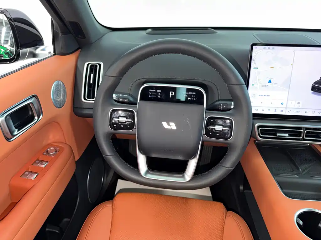 Li Auto Li L6 — фото 13