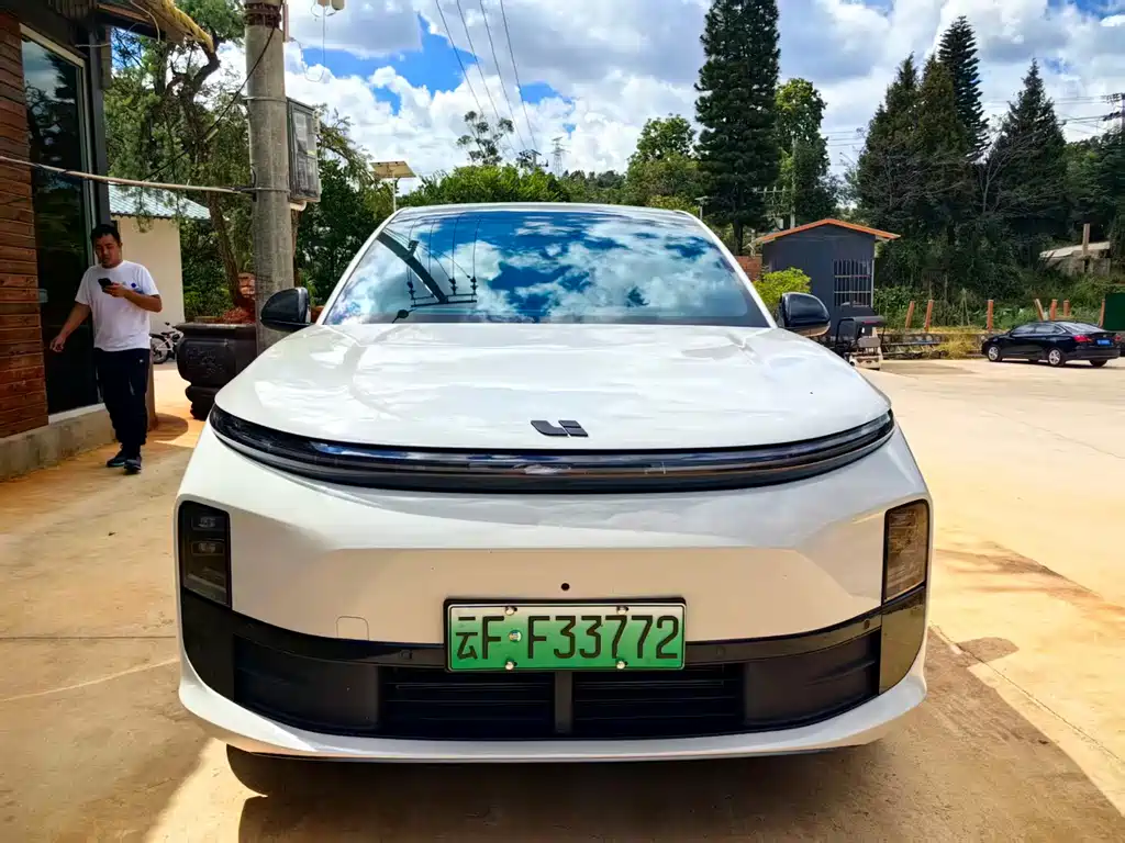 Li Auto Li L6 — фото 2