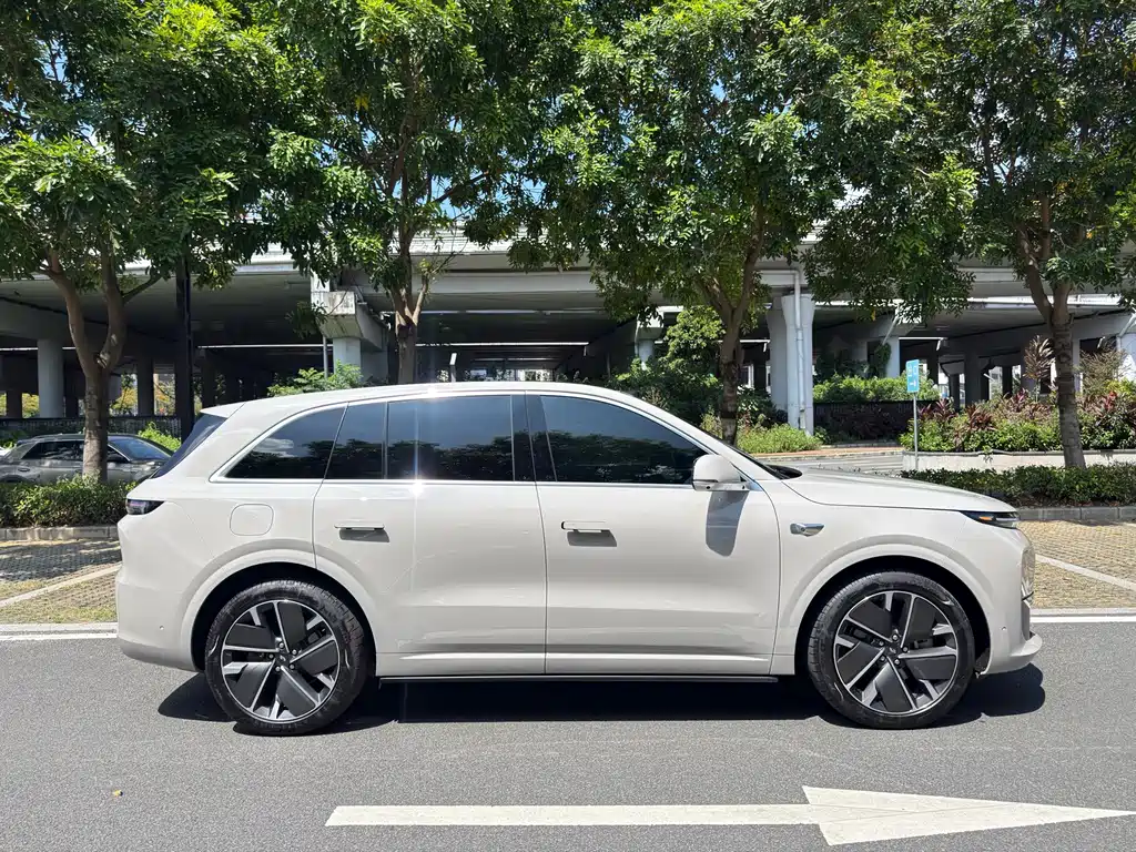 Li Auto Li L6 — фото 4
