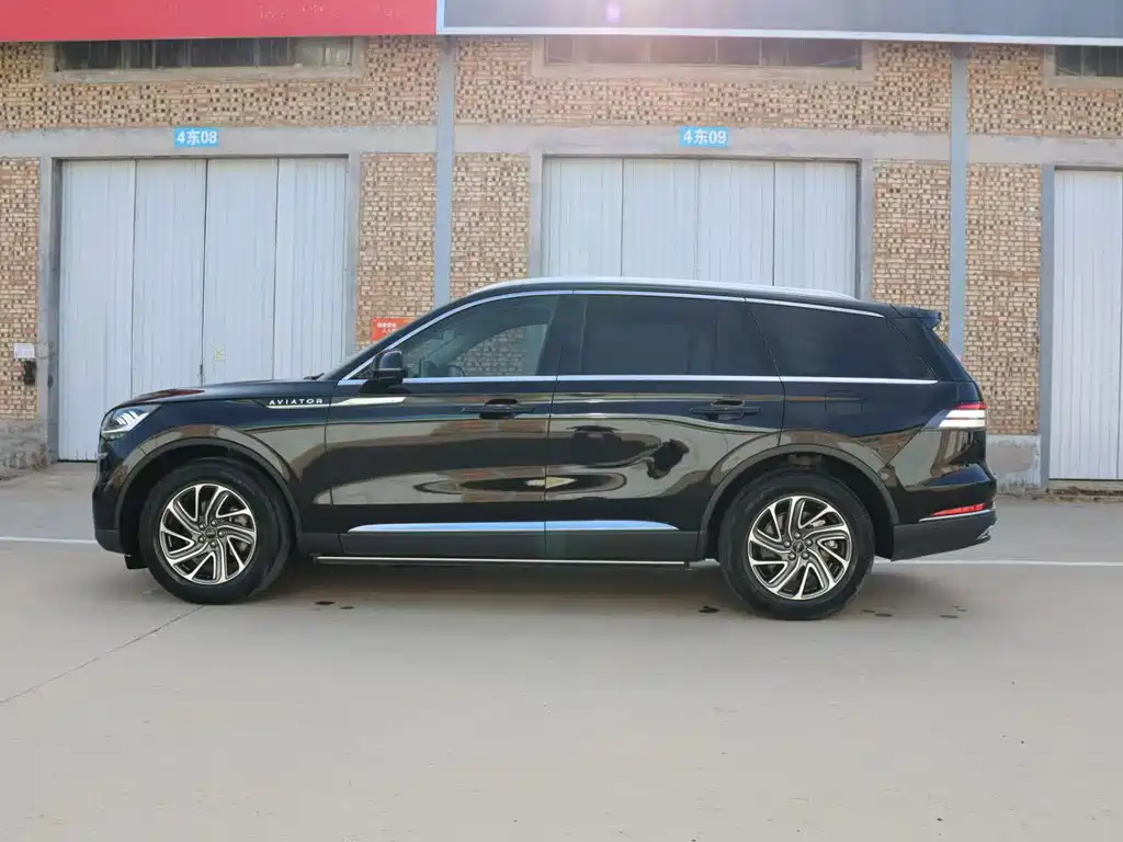 Lincoln Aviator — фото 14