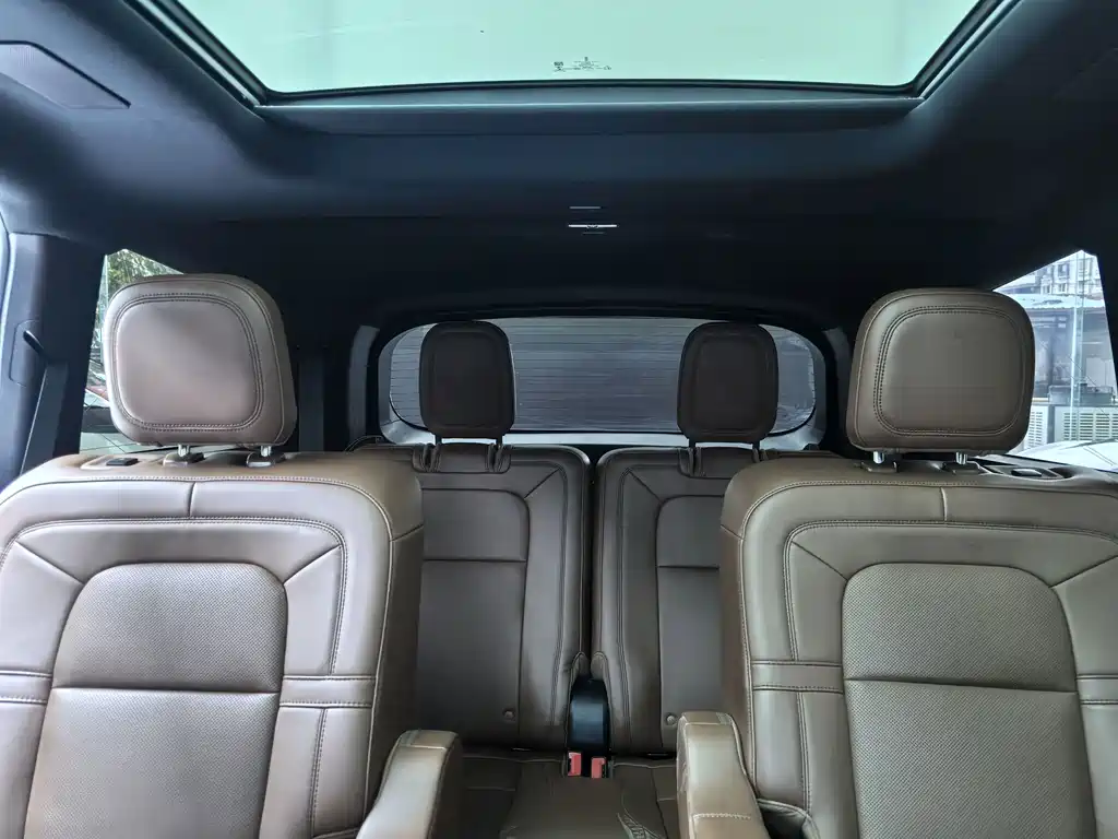 Lincoln Aviator — фото 11
