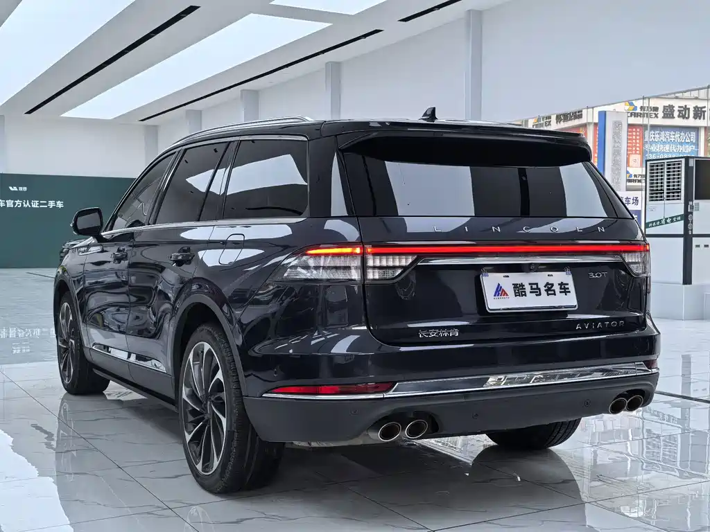 Lincoln Aviator — фото 14