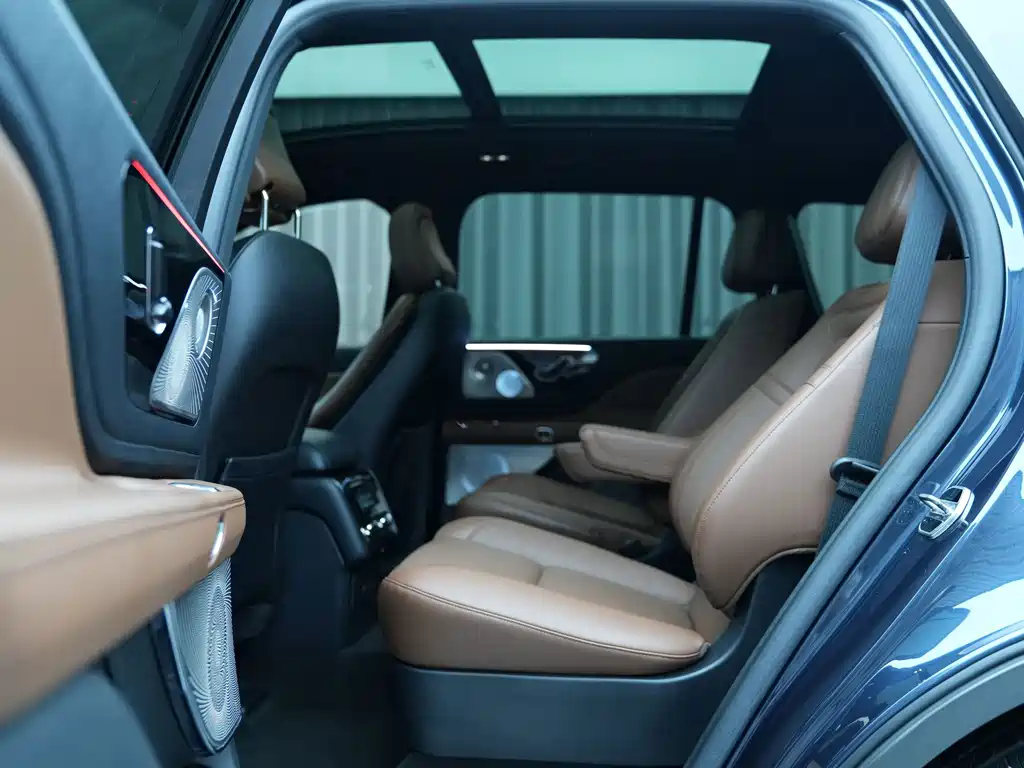 Lincoln Aviator — фото 17