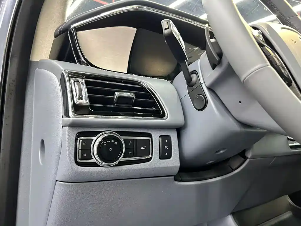 Lincoln Navigator — фото 10